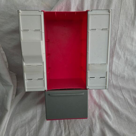 Doll Size Plastic Refridgerator No Bins or Shelves - Picture 10 of 15